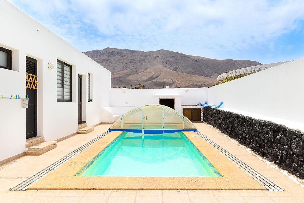 Famara Beach Apt Екстер'єр фото